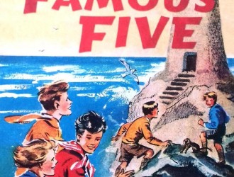 FAMOUS FIVE 19 Five Go To Demon